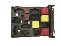 Controller 8200283814 8200004201E 518836010 Renault