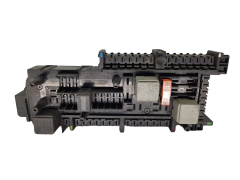 Fuse Box Mercedes 0-1718781-1 748038 1718783 Tyco Hella 20316