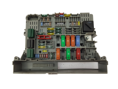 Fuse Box BMW 6906624-07 18842.000.002A B010099000
