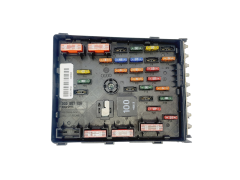 Fuse Box 3C0937125 6359-2777 VW SEAT Audi 35119