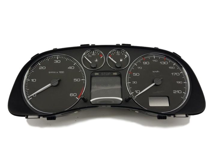 593購入画面 2010-2013 Nissan Altima AM FM Radio CD Player and Aux Port