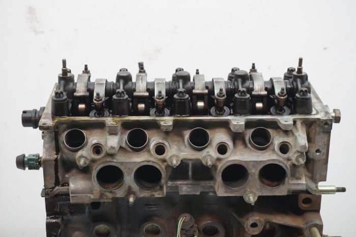 Cylinder Head 0200W1 9624920710 1.6 NFZ Citroen Xsara
