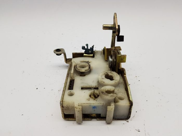 Door Lock Mechansim Right Front 9136F6 Citroen Saxo 3D 10578