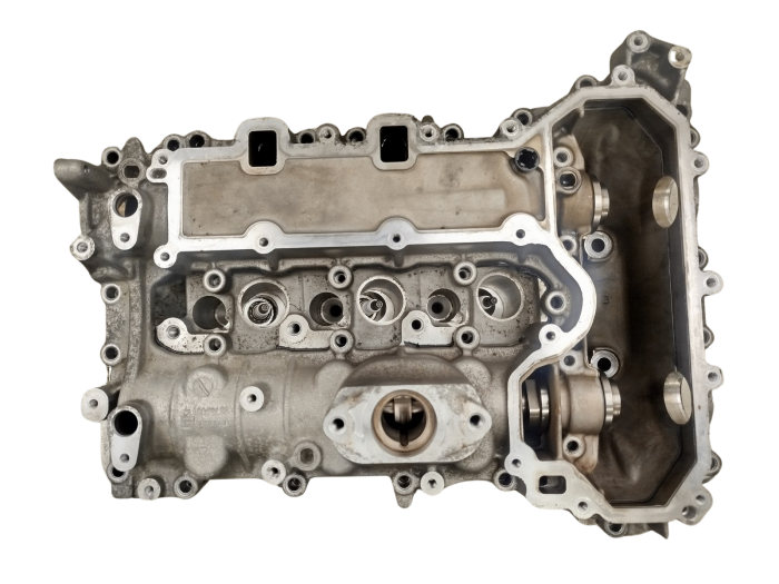 ヒゲ Cylinder Head Citroen Peugeot 9808067580 9808067110 1.2 THP