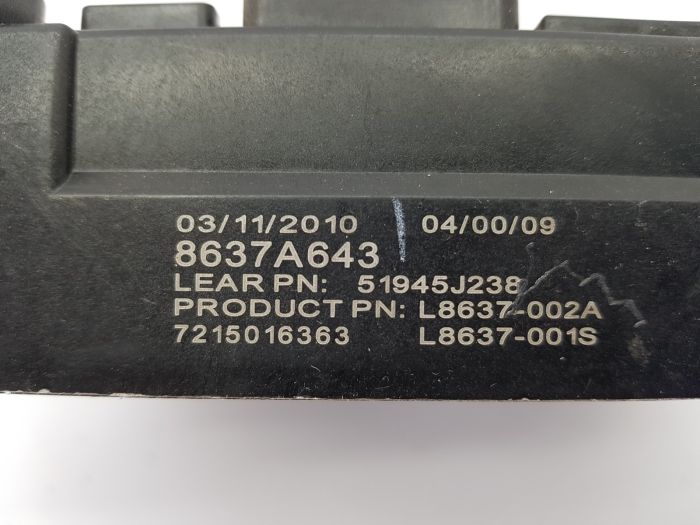 Fuse Box Mitsubishi 8637A643 L8637-002A L8637-001S - used