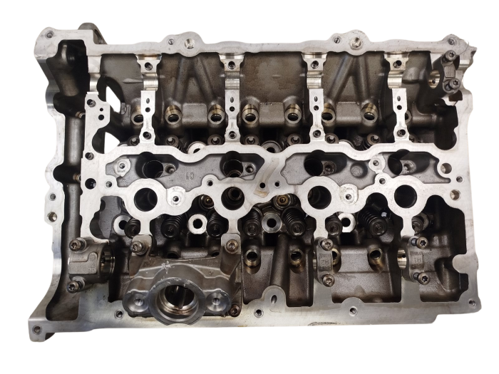 Cylinder Head BMW 8602581 06 868275207 2.0 16 B48 - used
