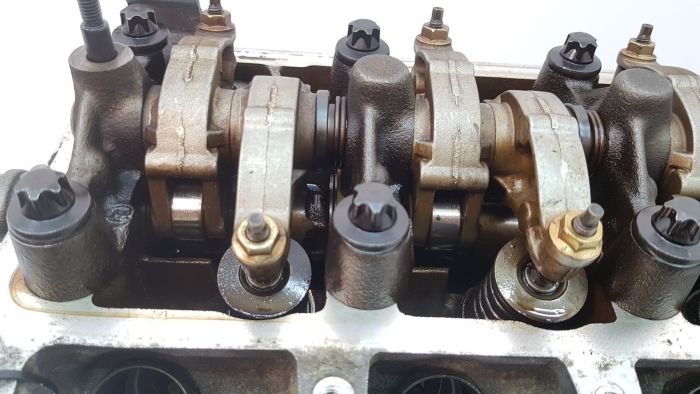 Cylinder Head 0200AR 9627748110 Z04 1.4 8v KFX Peugeot