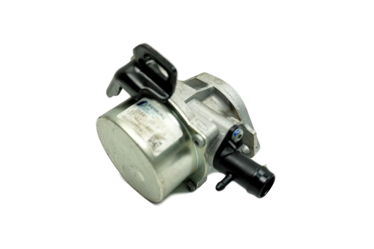 Vacuum Pump 146505272R Pierburg 7.05641.00.0 1,5 DCI Renault Dacia main product photo