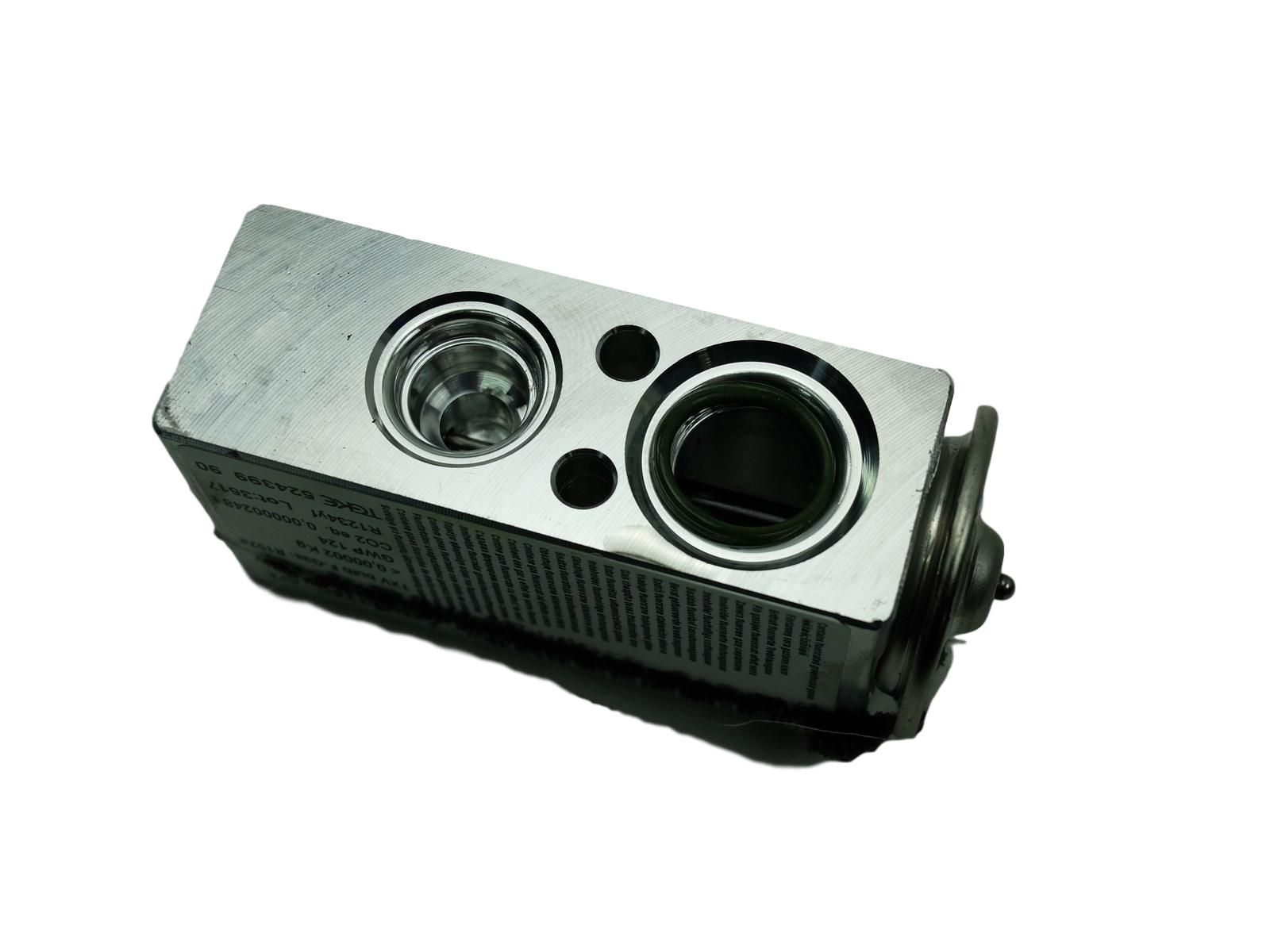 Air Conditioning Expansion Valve 922708834R Dacia Duster main product photo