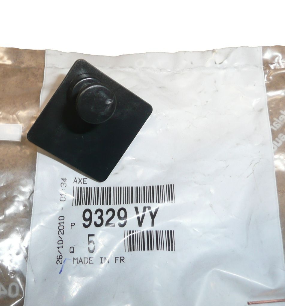 Fixing Pin New Original 9329.VY 9329VY Citroen Peugeot main product photo