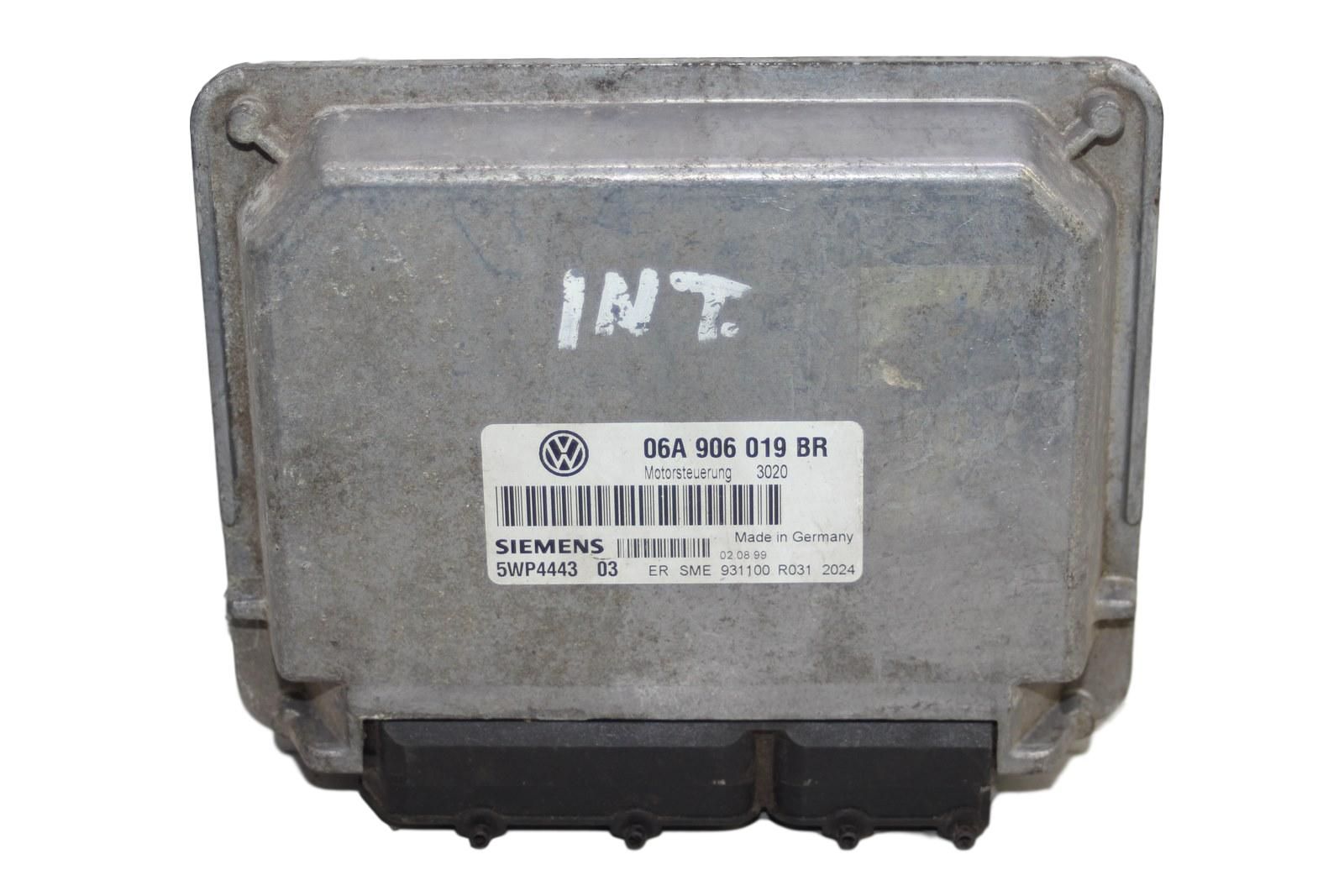 Engine Controller 06A906019BR 5WP4443 VW 3645 main product photo
