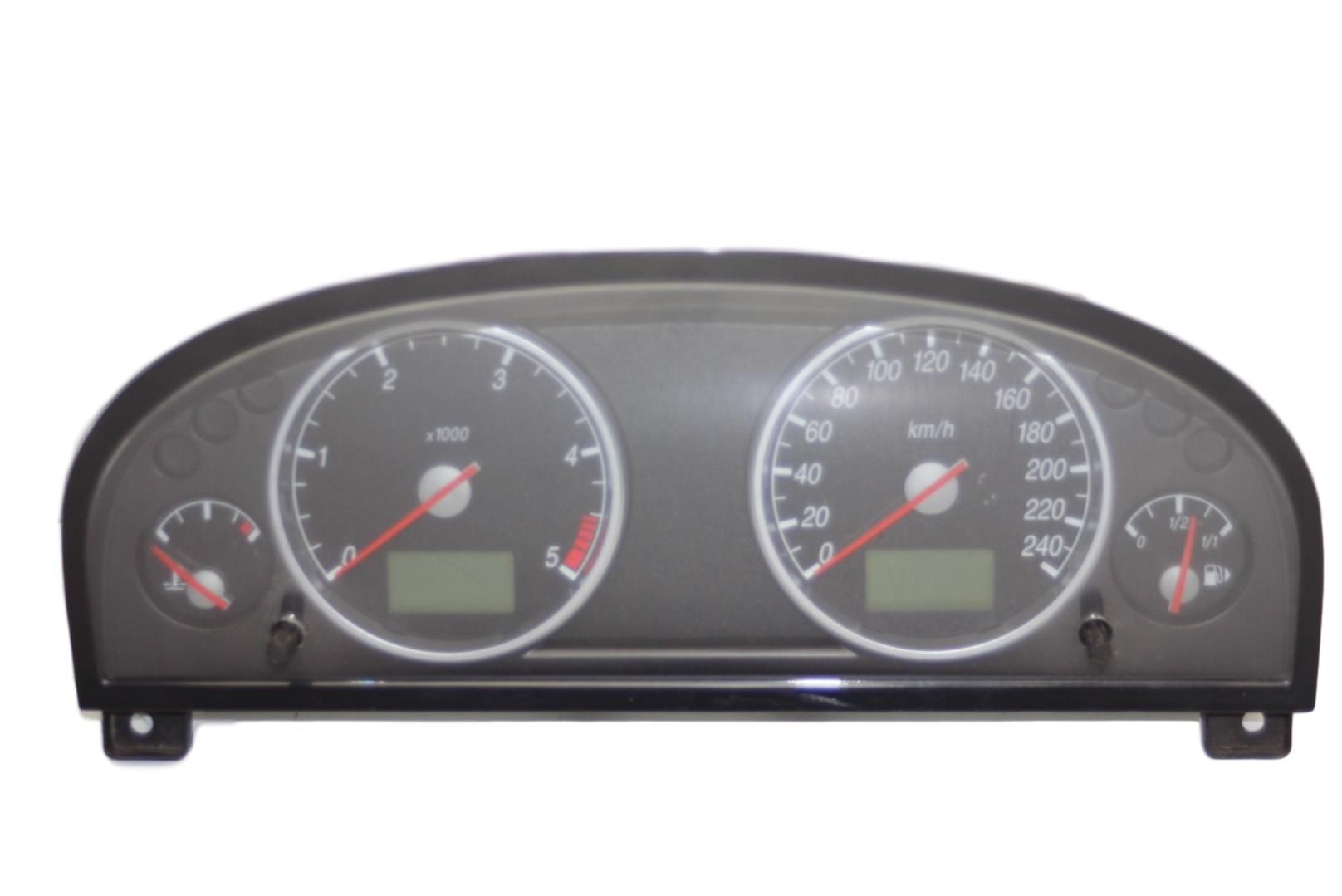 Speedometer/Instrument Cluster Ford Mondeo 1S7T-10849-GE 1S7T10849GE main product photo