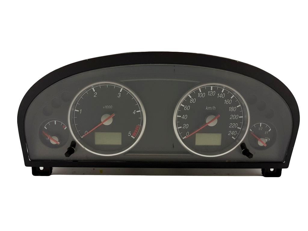 Speedometer/Instrument Cluster Ford Mondeo 1S7F-10849-GE 1S7F10849GE 9313 main product photo