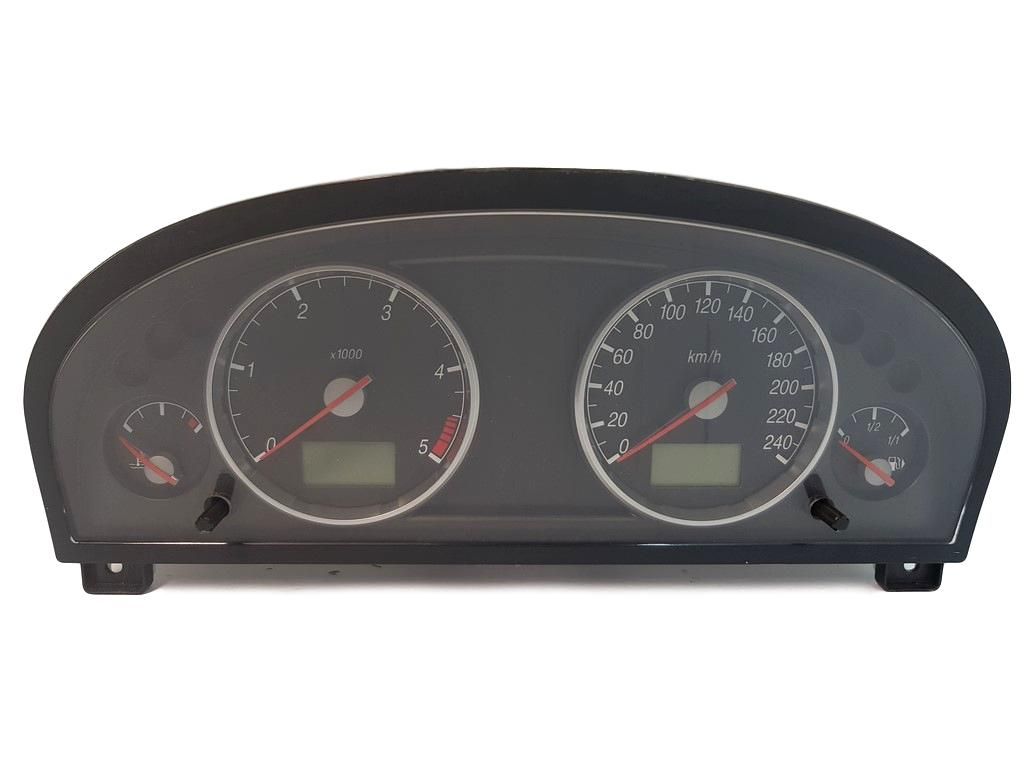 Speedometer/Instrument Cluster Ford Mondeo 1S7F-10849-GE 1S7F10849GE 8988 main product photo