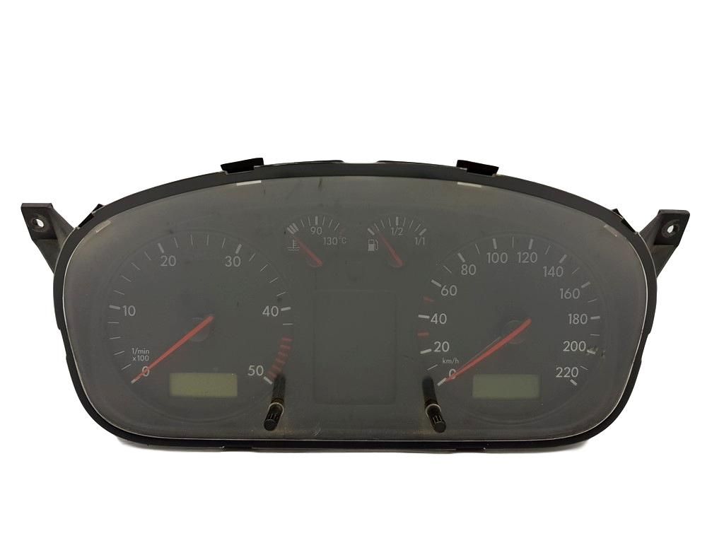 Speedometer/Instrument Cluster VW Transporter T4 7D0920801B
