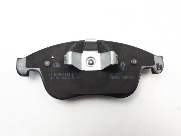 Renault clio front brake pads Clearance